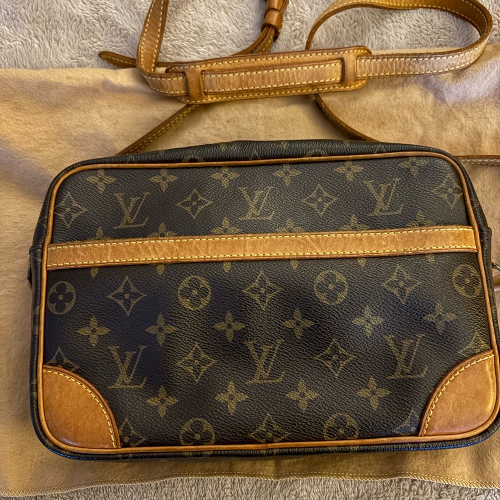 Louis Vuitton Black and Brown Monogram Messenger Bag